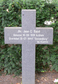 Kruis voor Jean C. Baud op begraafplaats Westduin
